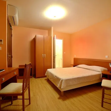 Hotel Le Dauphin Ajaccio (Corsica)