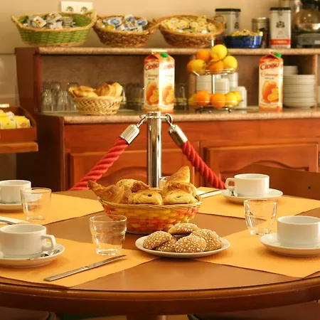 Le Dauphin 2* Ajaccio (Corsica)