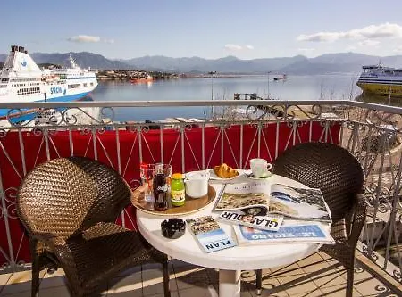 ル ドーファン ホテル 2*