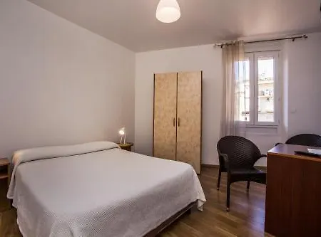 ル ドーファン ホテル