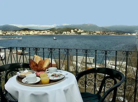 ル ドーファン ホテル 2*