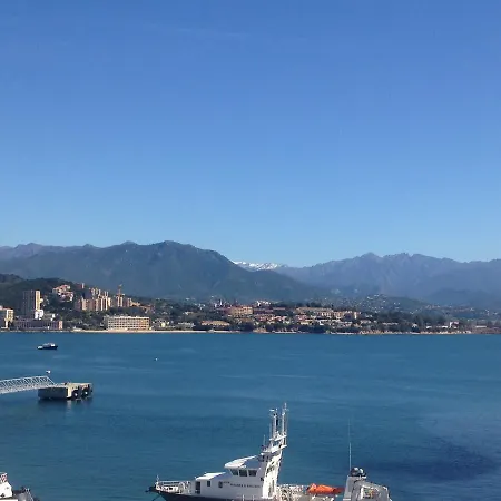 海豚酒店 2*