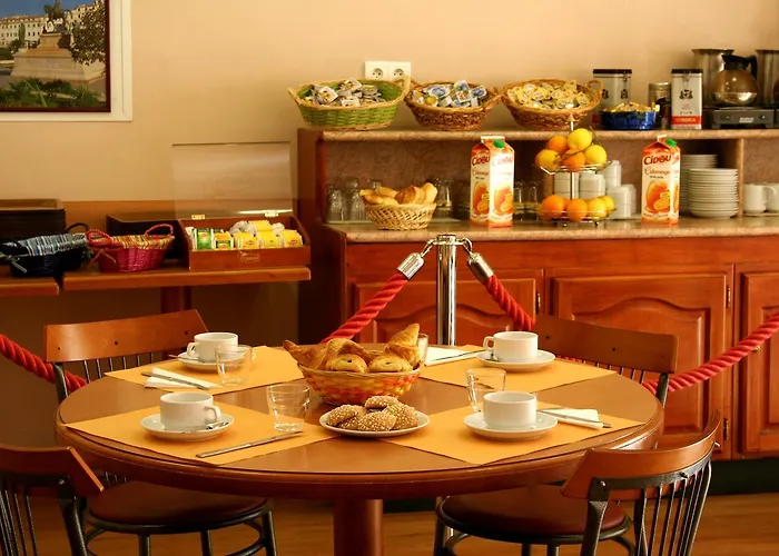 Le Dauphin ホテル 2*