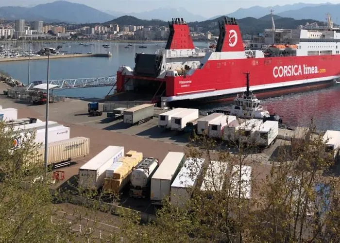 Le Dauphin ホテル 2*